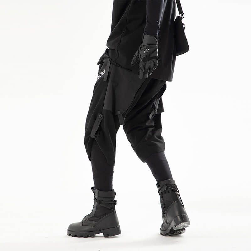 TECHWEAR CARGO PANTS ' Kokuto 'Short Cargo Pants